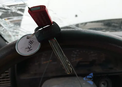 1998 Toyota Tacoma Base V6 from USA, damaged, VIN 4TAWN72N9WZ086132